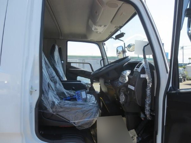 三菱ふそうファイタークレーン4段増トン（6t・8t）[写真13]