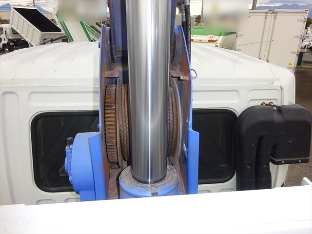 三菱ふそうファイタークレーン4段中型（4t）[写真11]