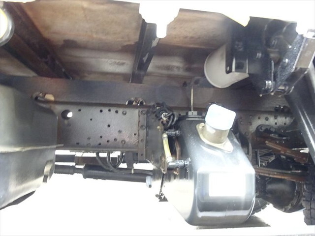 三菱ふそうファイタークレーン4段中型（4t）[写真29]