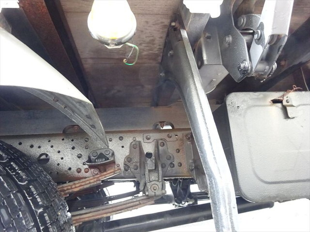 三菱ふそうファイタークレーン4段中型（4t）[写真33]