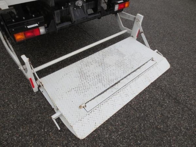 三菱ふそうキャンターアルミバン小型（2t・3t）[写真11]