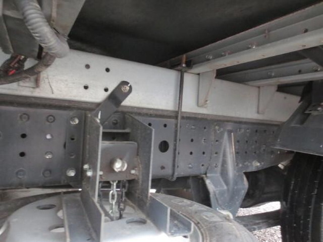 三菱ふそうキャンターアルミバン小型（2t・3t）[写真12]