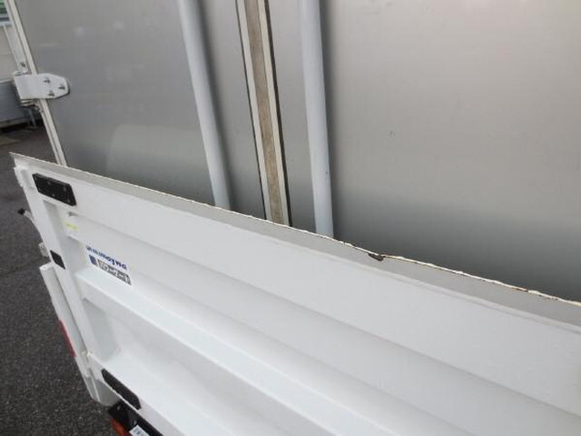 三菱ふそうキャンターアルミバン小型（2t・3t）[写真20]