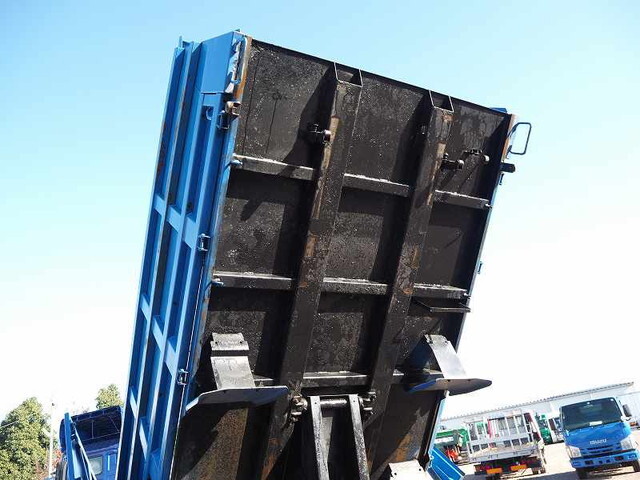 いすゞエルフ深ダンプ（土砂禁ダンプ）小型（2t・3t）[写真13]