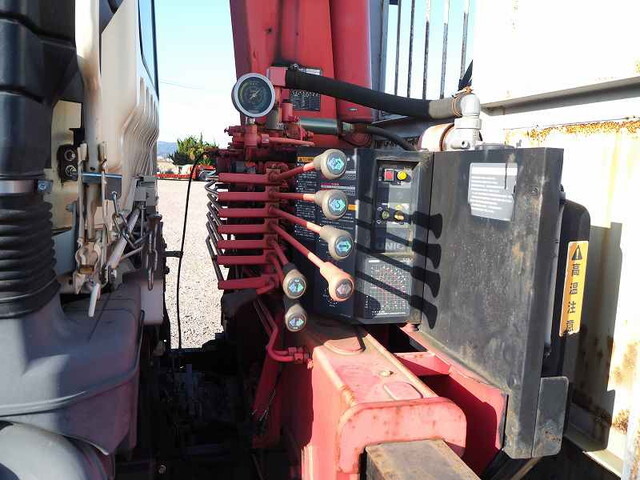 三菱ふそうファイタークレーン3段中型（4t）[写真14]