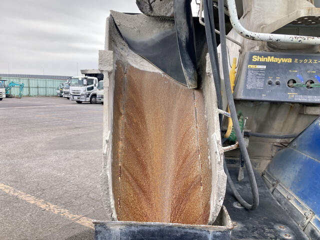 いすゞギガミキサー車（コンクリートミキサー）大型（10t）[写真14]