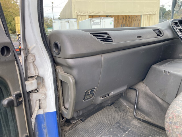 いすゞギガミキサー車（コンクリートミキサー）大型（10t）[写真32]