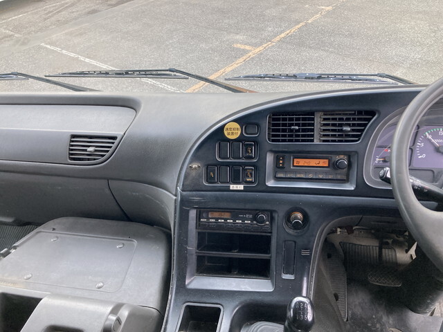 いすゞギガミキサー車（コンクリートミキサー）大型（10t）[写真37]