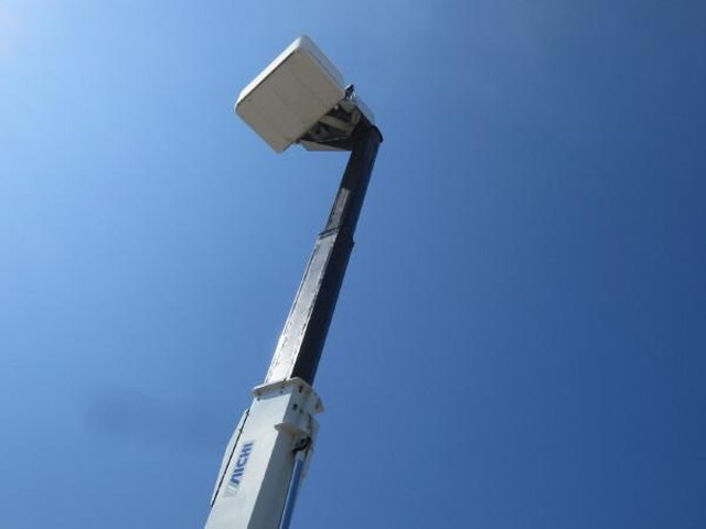 三菱ふそうキャンター高所作業車小型（2t・3t）[写真10]