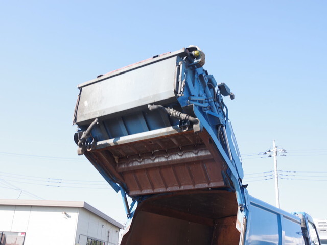 日野デュトロパッカー車（塵芥車）小型（2t・3t）[写真12]