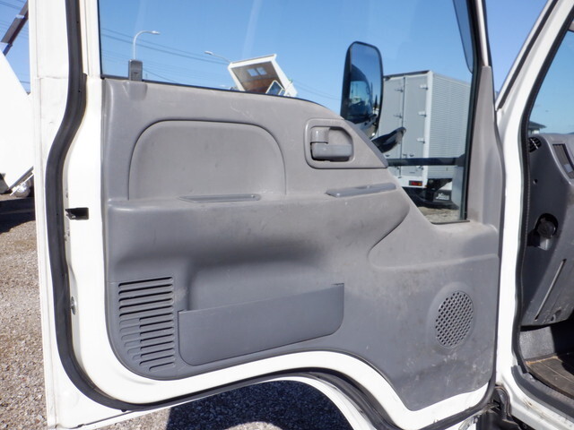 いすゞエルフクレーン4段小型（2t・3t）[写真36]