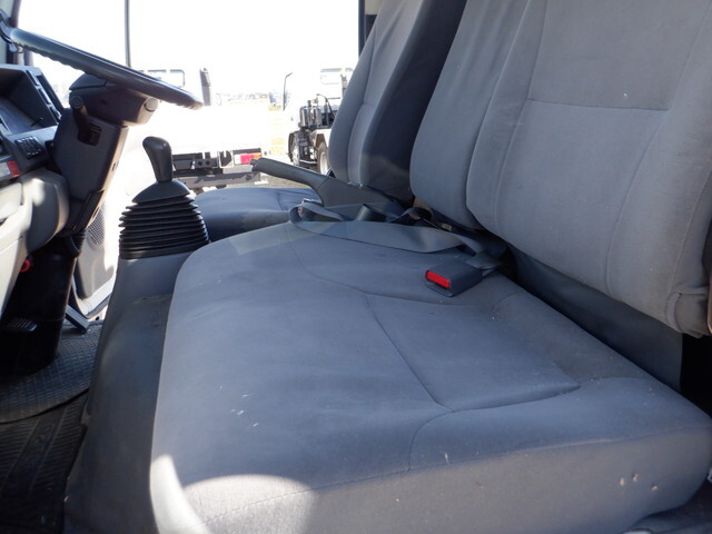 いすゞエルフクレーン4段小型（2t・3t）[写真38]