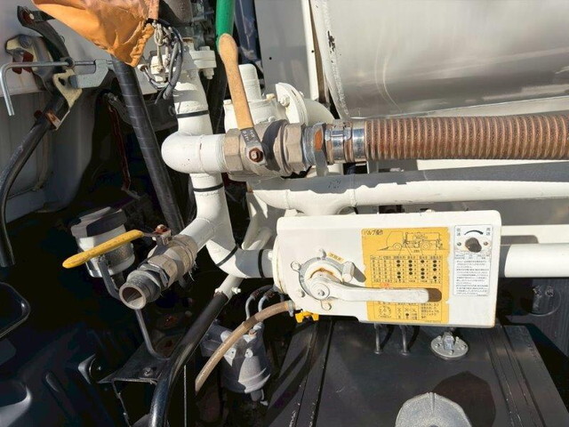 日野レンジャー散水車中型（4t）[写真12]