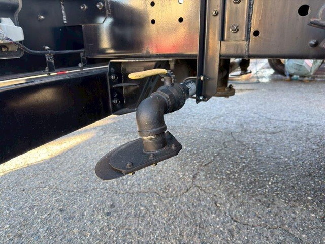 日野レンジャー散水車中型（4t）[写真09]