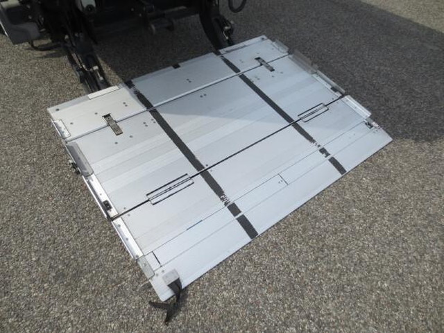 いすゞエルフアルミバン小型（2t・3t）[写真10]