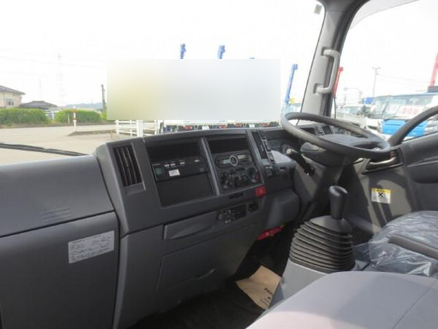 いすゞエルフアルミバン小型（2t・3t）[写真15]