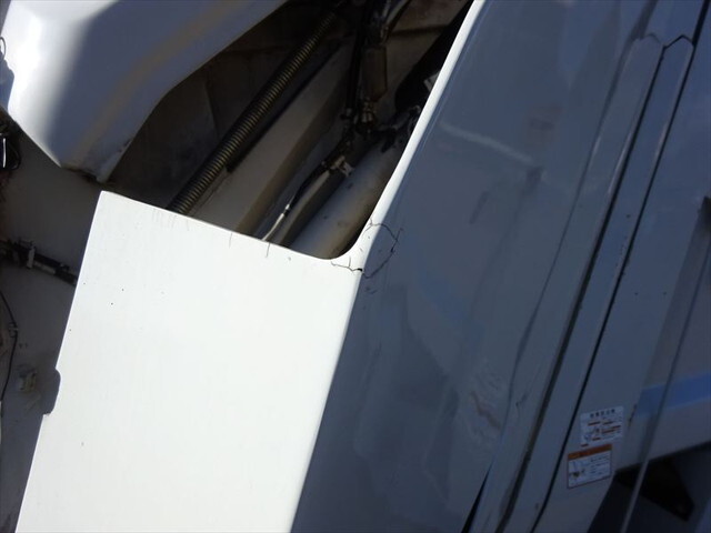 いすゞフォワードパッカー車（塵芥車）中型（4t）[写真12]