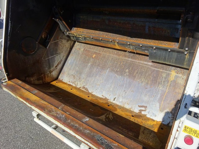 いすゞフォワードパッカー車（塵芥車）中型（4t）[写真13]