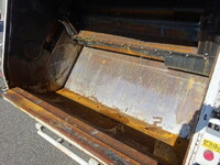 いすゞフォワードパッカー車（塵芥車）中型（4t）[写真14]