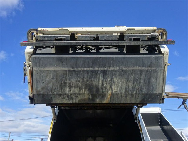 いすゞフォワードパッカー車（塵芥車）中型（4t）[写真17]