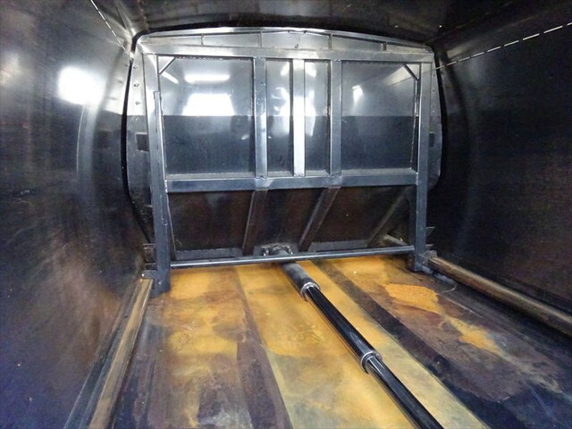 いすゞフォワードパッカー車（塵芥車）中型（4t）[写真22]