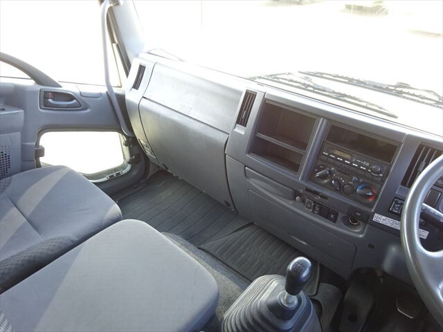 いすゞフォワードパッカー車（塵芥車）中型（4t）[写真29]