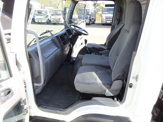 いすゞフォワードパッカー車（塵芥車）中型（4t）[写真31]