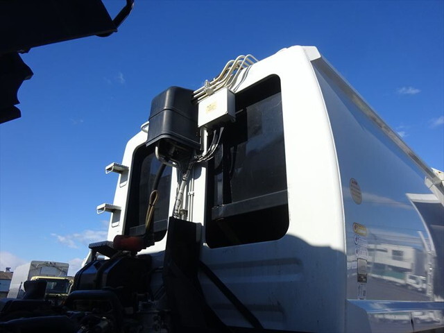 いすゞフォワードパッカー車（塵芥車）中型（4t）[写真39]