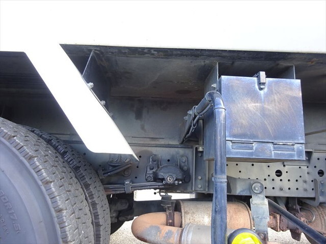 いすゞフォワードパッカー車（塵芥車）中型（4t）[写真07]