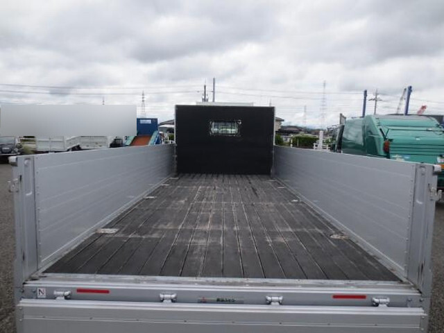 三菱ふそうファイターアルミブロック中型（4t）[写真09]