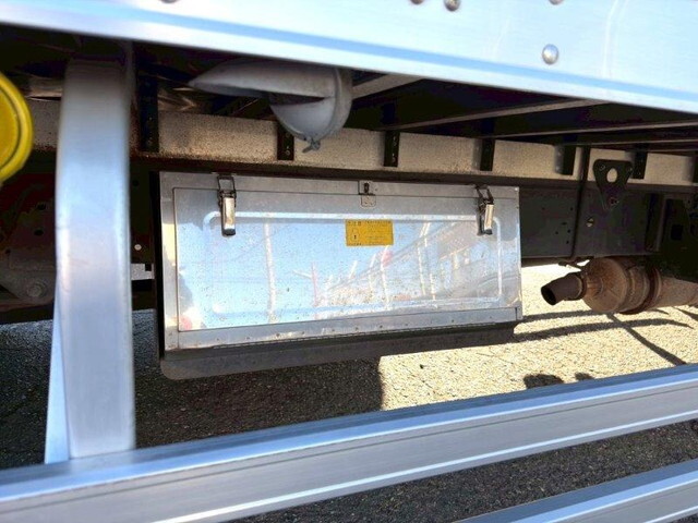 日野レンジャーアルミバン中型（4t）[写真14]