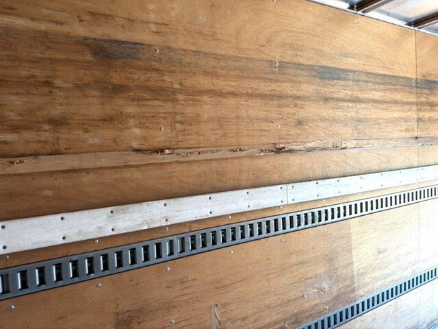 日野レンジャーアルミバン中型（4t）[写真17]