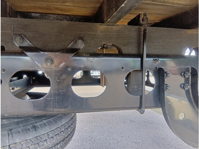 三菱ふそうファイタークレーン4段中型（4t）[写真18]