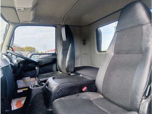 三菱ふそうファイタークレーン4段中型（4t）[写真23]