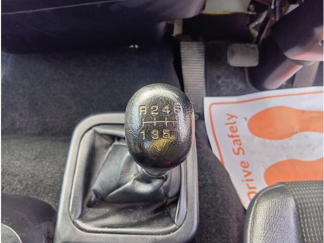 三菱ふそうファイタークレーン4段中型（4t）[写真26]