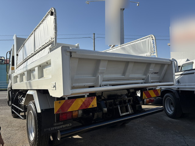 いすゞフォワードダンプ中型（4t）[写真02]
