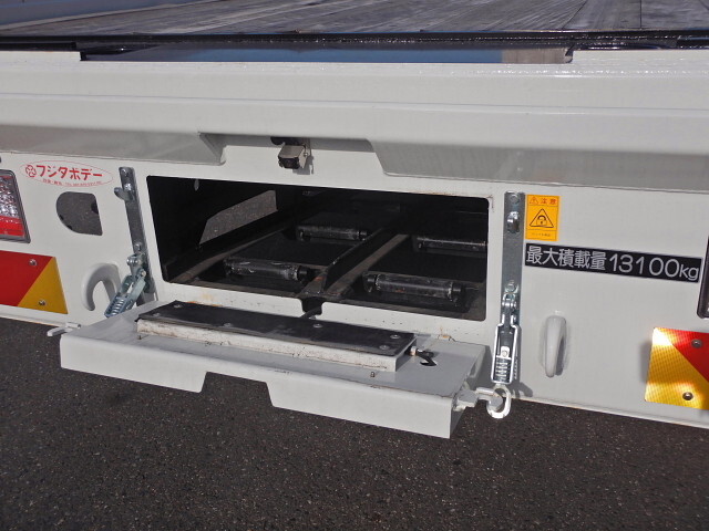 いすゞギガセルフローダー大型（10t）[写真31]