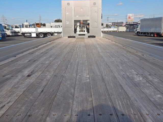 いすゞギガセルフローダー大型（10t）[写真32]