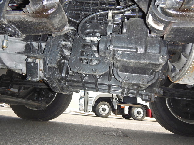 いすゞギガセルフローダー大型（10t）[写真07]