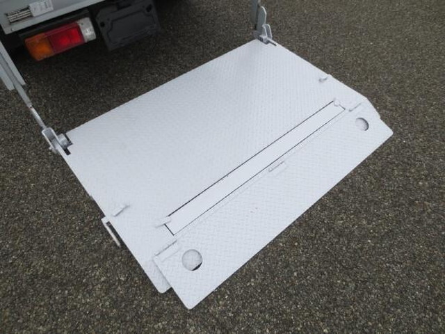 日野デュトロアルミバン小型（2t・3t）[写真13]