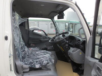 日野デュトロアルミバン小型（2t・3t）[写真16]