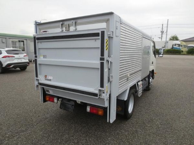 日野デュトロアルミバン小型（2t・3t）[写真04]