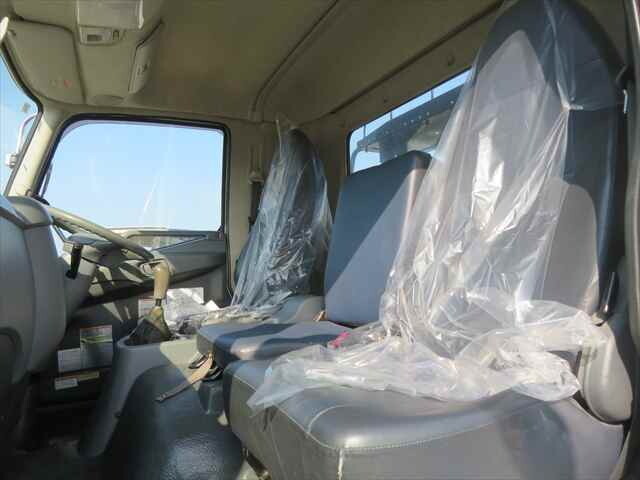 三菱ふそうファイターコンテナ専用車中型（4t）[写真25]