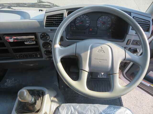 三菱ふそうファイターコンテナ専用車中型（4t）[写真34]