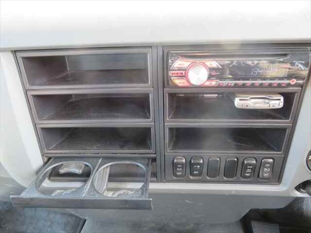 三菱ふそうファイターコンテナ専用車中型（4t）[写真38]