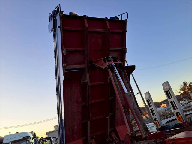 日野プロフィアダンプ大型（10t）[写真30]