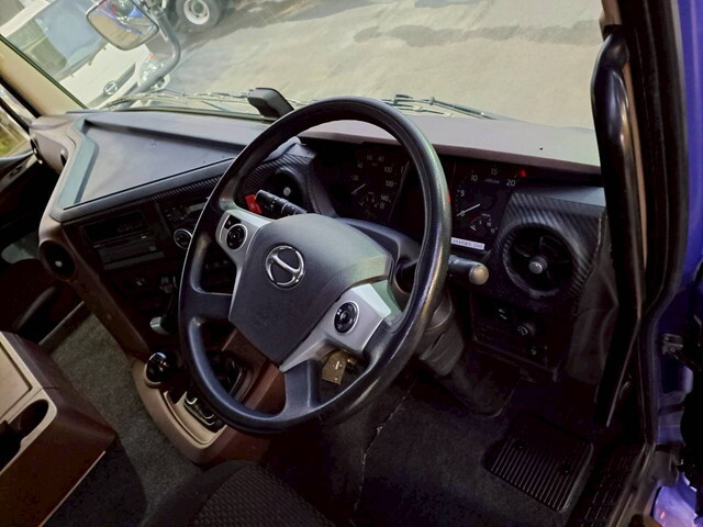 日野プロフィアダンプ大型（10t）[写真32]