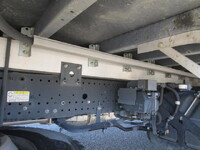 いすゞフォワードアルミウイング中型（4t）[写真12]