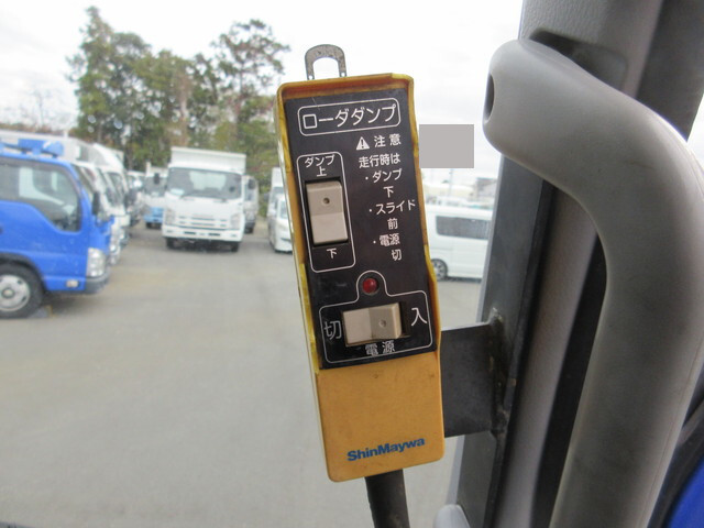 三菱ふそうキャンターダンプ小型（2t・3t）[写真15]