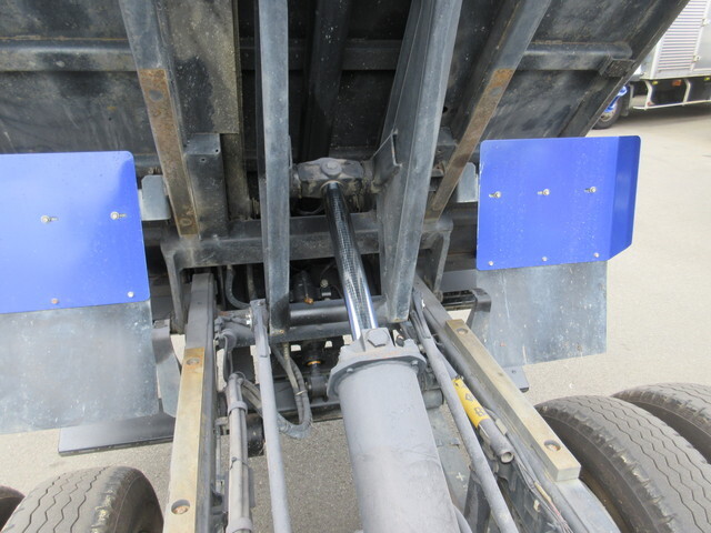 三菱ふそうキャンターダンプ小型（2t・3t）[写真28]